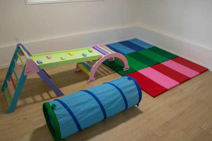 Climbing arch and soft play tunnel